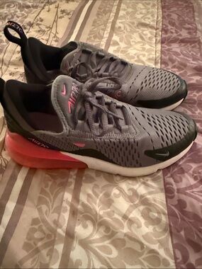 Nike Air Max 270 Women’s Gray and Pink Athletic Sneakers